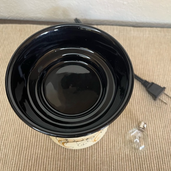 Scentsy warmer - Picture 5 of 5